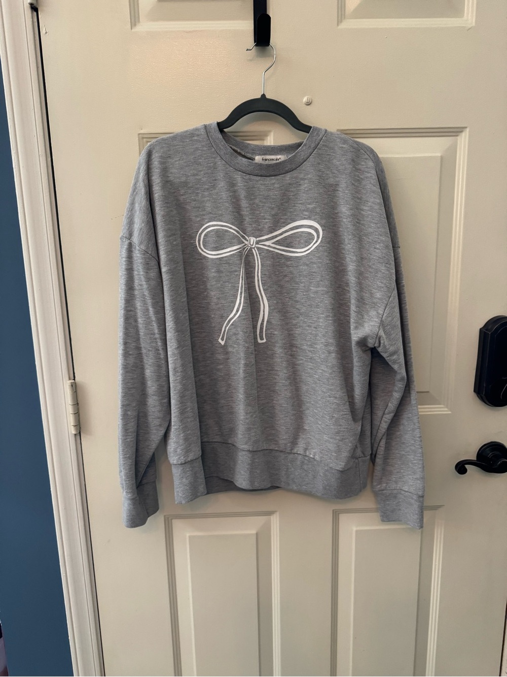 Francesca's Collections Gray Crewneck Sweatshirt with White Bow